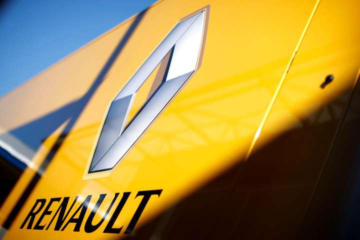 Renault підшуковує завод для збирання в Україні автомобілів