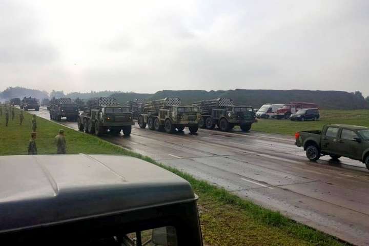 На параді на День незалежності покажуть 200 одиниць військової техніки