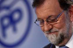 Екс-прем’єр Іспанії Рахой залишив посаду глави Народної партії