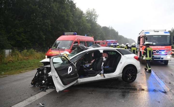 У Німеччині зіткнулися 10 автомобілів: є загиблі