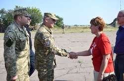 Командувач Об'єднаних сил зустрівся на Донеччині з іноземними дипломатами