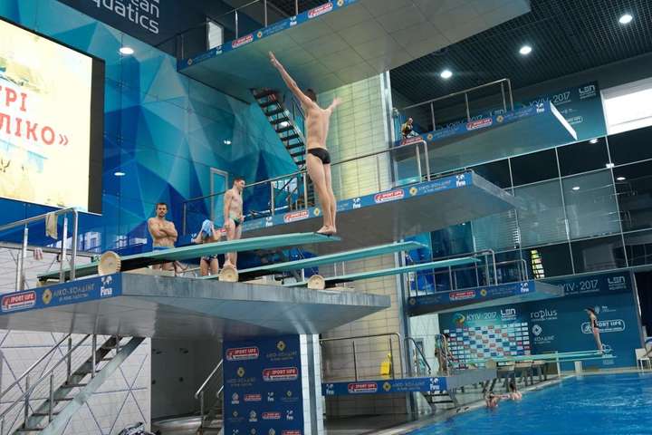 У Києві стартував юніорський Чемпіонат світу зі стрибків у воду