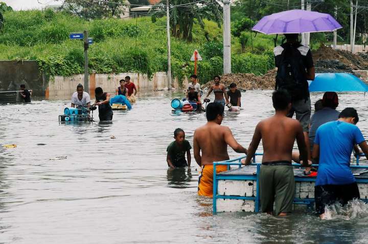 Як виглядають моторошні наслідки шторму на Філіппінах. Фотогалерея