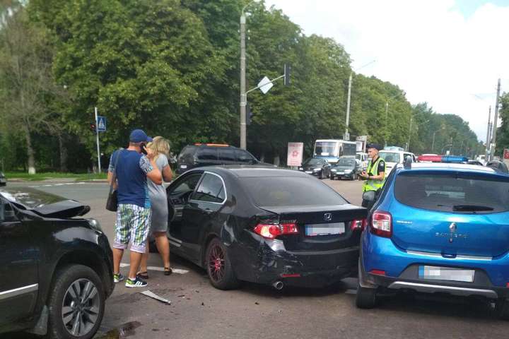У Борисполі зіткнулися чотири автомобілі 