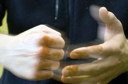 Під Києвом неадекватний водій маршрутки побив поліцейського (відео)