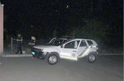 Чоловік з ножем посеред вулиці напав на жінку та пограбував