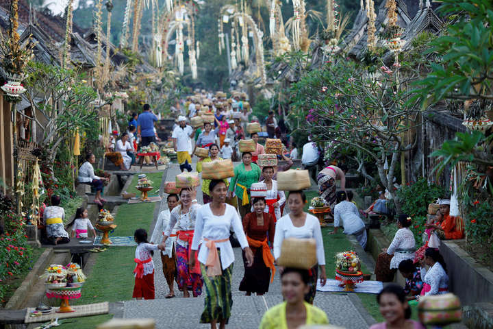 Как выглядит жизнь жителей Индонезии. Экзотические фото из Азии