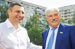 Мер Києва Віталій Кличко і  директор КП&nbsp;&laquo;Житлоінвестбуд-УКБ&raquo;&nbsp; В'ячеслав Непоп