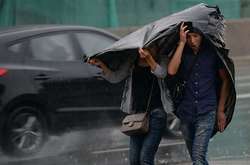 До кінця доби деякі регіони накриє град і шквальний вітер