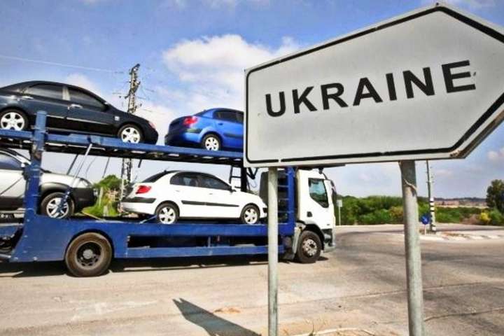 За півроку в Україну ввезли автомобілів на майже $1 млрд