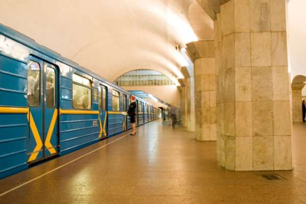 Столична підземка обмежить вхід на стації у центрі Києва
