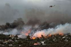 Лісові пожежі у Греції: рятувальники шукають зниклих безвісти