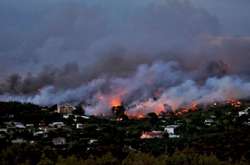 Пожежі у Греції: восьмеро українців, які просили про допомогу, переїхали до Афін