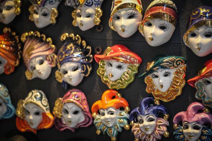Фантастична Венеція. Яскраві фото міста гондол та карнавальних масок