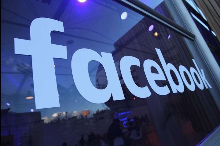 Акции Facebook подешевели почти на четверть
