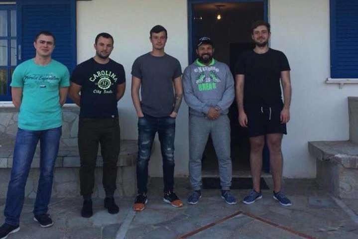 З Греції до України повернуться 12 моряків, яких підозрювали у контрабанді