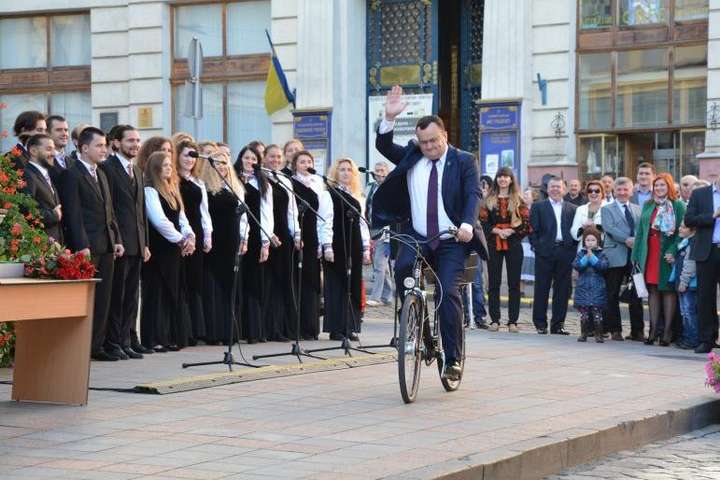 Чернівецька міськрада проголосувала за відставку мера