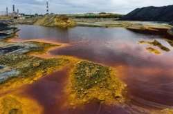 Бойовики обстріляли фенольний завод у Торецьку, отруйна рідина може потрапити в річку 