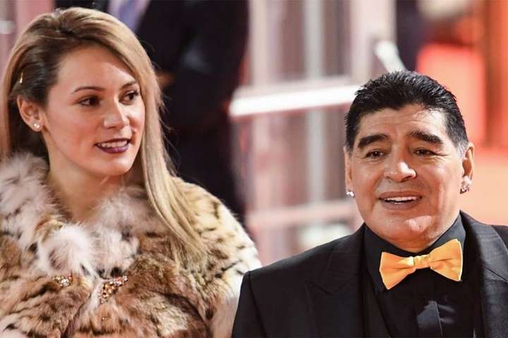 Легендарний Марадона одружується зі своєю 28-річною подругою