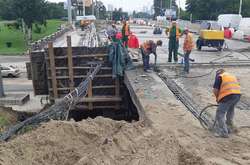 Дорожники ремонтують міст на Теліги, що обвалився через негоду