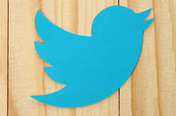 Акции Twitter упали на 20%