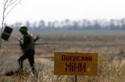 На Донбасі розвідник підірвався на міні 