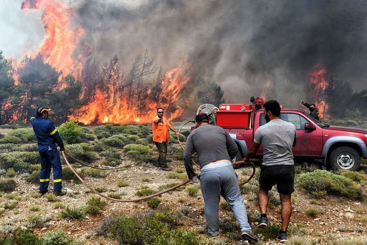 Кількість загиблих внаслідок лісових пожеж у Греції зросла до 87 осіб
