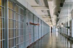 Американські ув'язнені зламали тюремні планшети і через них вкрали 225 тисяч доларів