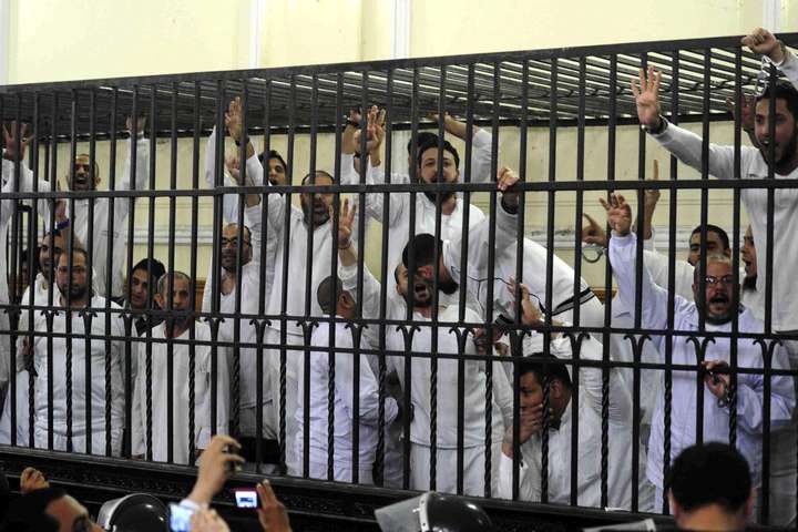 В Єгипті до смертної кари засудили лідерів руху «Брати-мусульмани»