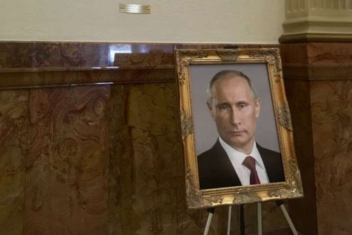У Капітолії штату Колорадо фото Путіна помістили на місце портрета Трампа