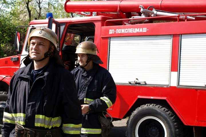 На Черкащині у трьох пожежах згоріли 700 тонн соломи