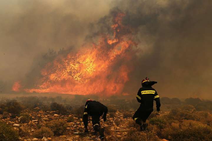 Кількість жертв пожеж у Греції перевищила 90 осіб