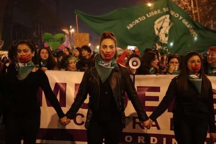 Марш за легалізацію абортів у Чилі завершився різаниною