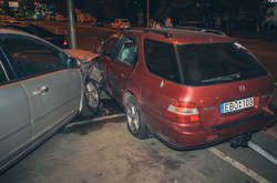 У Києві п'яний водій пошкодив сім автомобілів і заснув у патрульній машині
