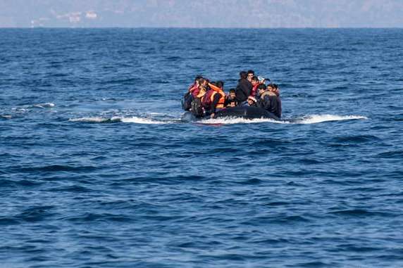 Біля узбережжя Туреччини перекинувся човен: шестеро людей потонули 