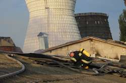 Ліквідаця пожежі на складах у Києві