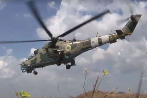 Військові на бойових вертольотах відбили атаку умовного ворога біля Азовського моря 