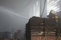 Ліквідація пожежі у складських приміщеннях у Дніпровському районі&nbsp;