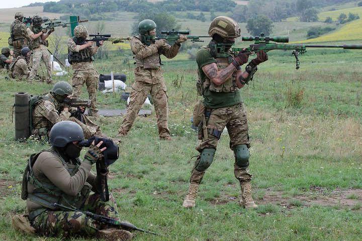 Як українські снайпери на Донбасі змагалися у майстерності. Фотогалерея