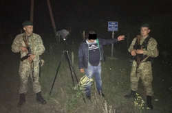 Прикордонники спіймали росіянина, який таємно пробирався в Україну