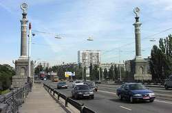 Дорожники на три дні перекриють міст Патона