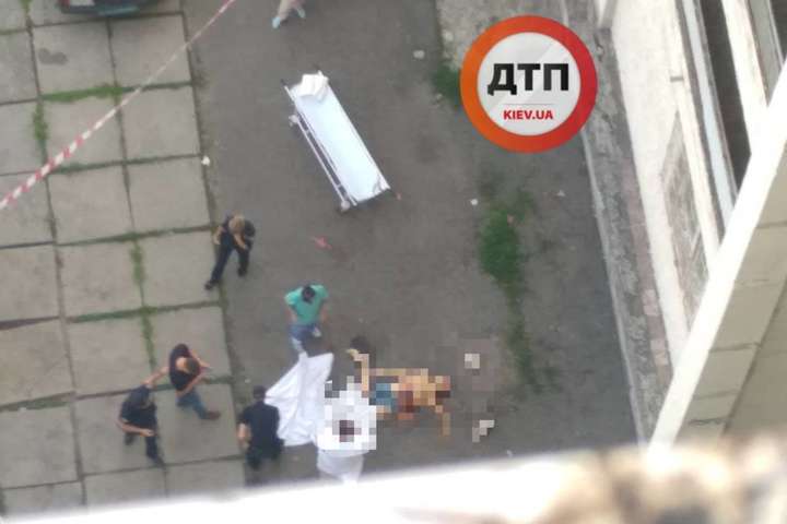З вікна лікарні швидкої допомоги у Києві вистрибнув чоловік (фото)