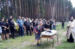 Похорони українського хокею: як у Києві прощалися з легендарним Юрієм Шундровим