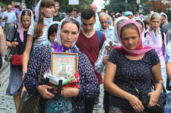 Блогери вивідали потаємні думки прихожан Московської церкви (відео)