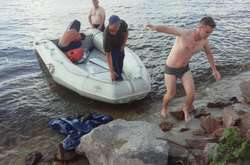 Рятувальники доставили плавця на берег