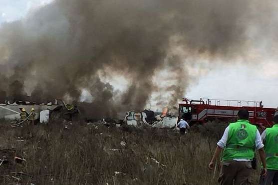 В Мексике разбился самолет. Пострадали почти 100 пассажиров, но никто не погиб
