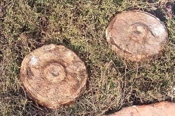 Піротехніки знищили три міни, знайдені у Києві