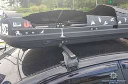 Пошкоджений внаслідок хуліганських дій молодика автомобіль