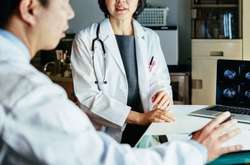 Скандал в Токио: девушкам годами занижали оценки, чтобы не дать им поступить в медицинский