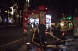 У центрі Києва горіла будівля колишнього готелю